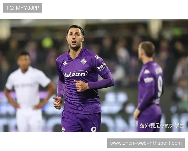 佛罗伦萨边路组合在训练场疯狂加练传切